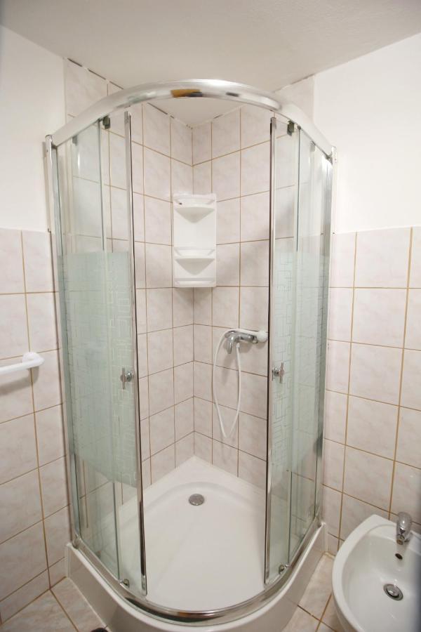 Apartment Suzy Nin Dış mekan fotoğraf