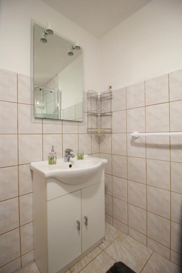Apartment Suzy Nin Dış mekan fotoğraf